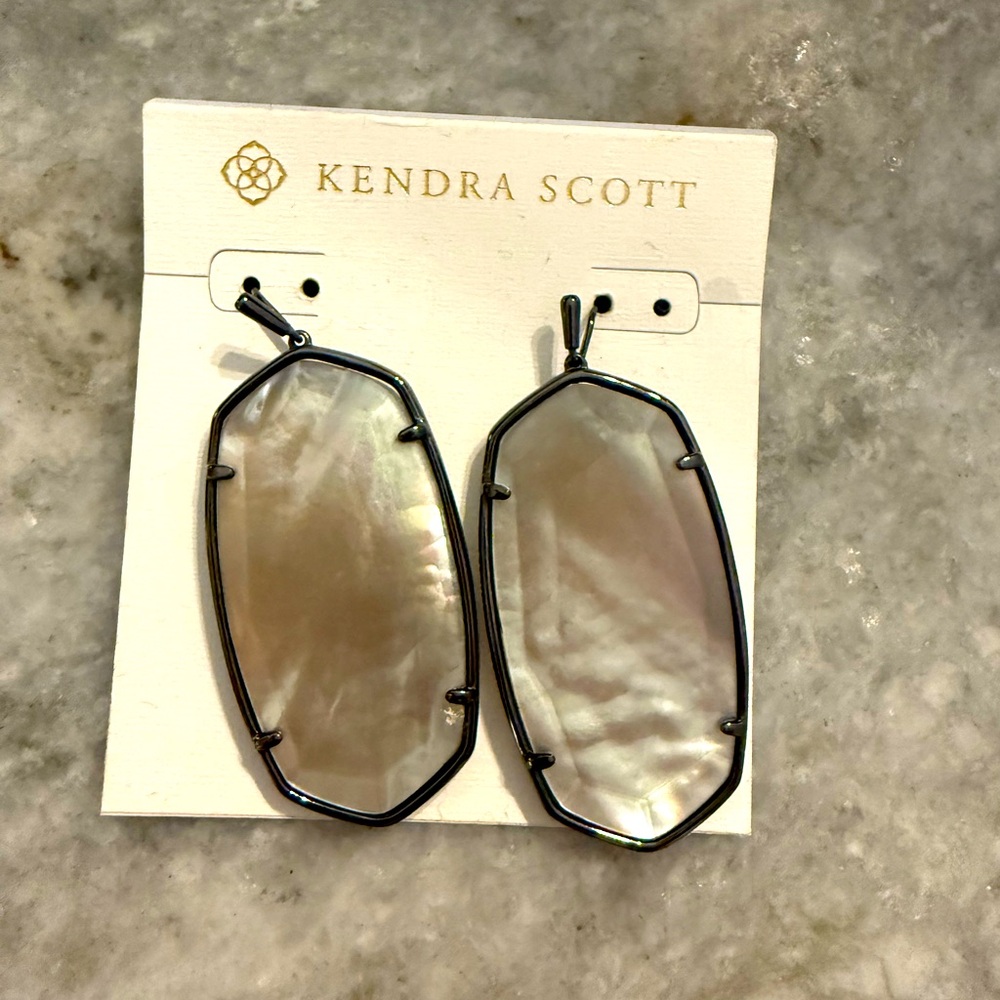 Kendra Scott Danielle faceted drop earring